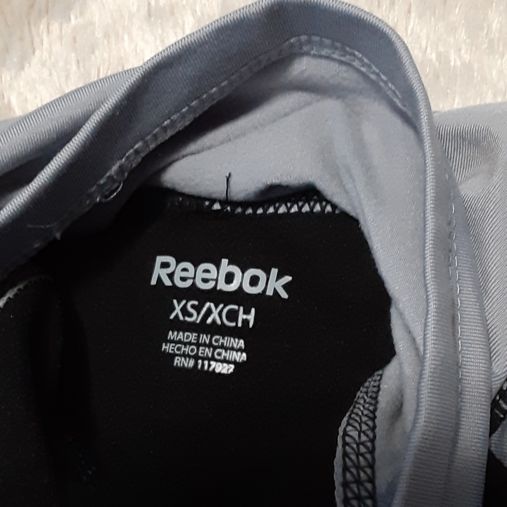 3 x $15 Reebok women pullover long sleeve shirt - Picture 3 of 4